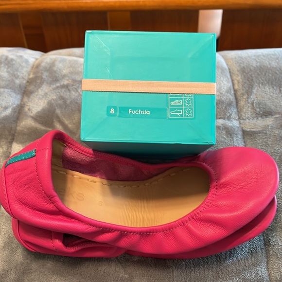 Fuchsia Tieks sandals - Picture 8 of 8